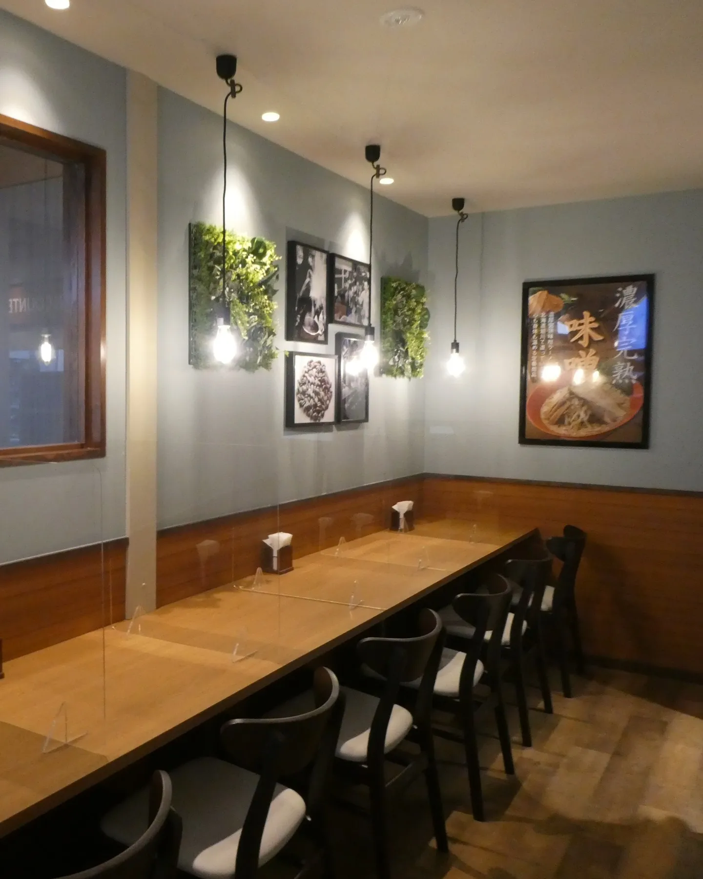 【店舗デザイン】東京豚骨拉麺 ばんから 焼津店